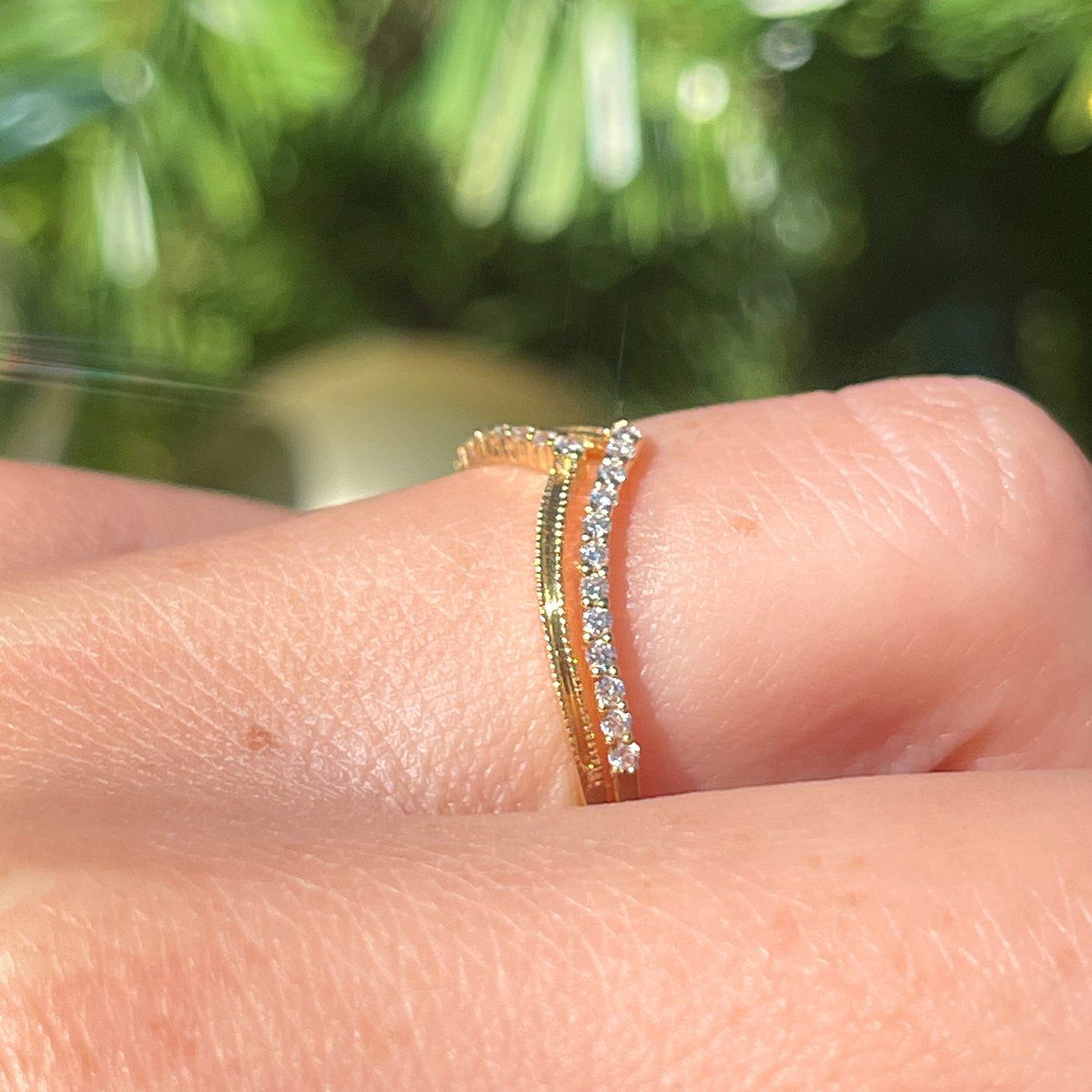 0.25CTW Round Brilliant Cut Curved Vintage Style Moissanite Wedding Band - Eurus engagement rings