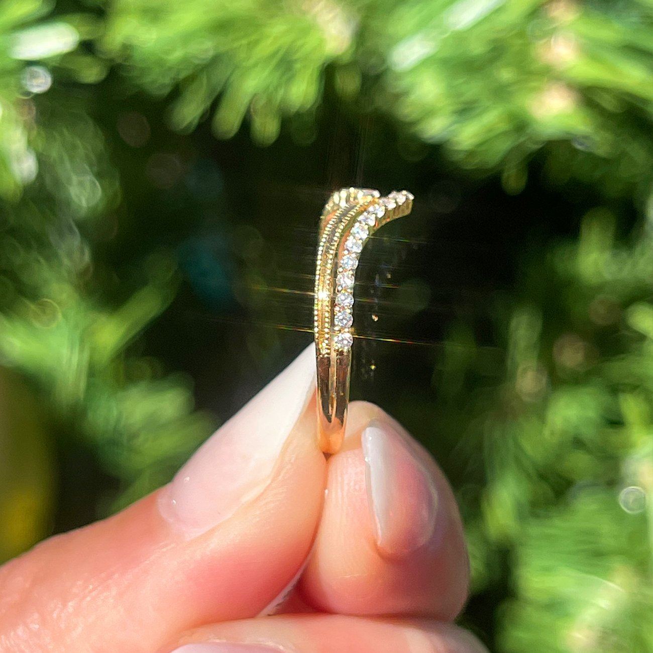 0.25CTW Round Brilliant Cut Curved Vintage Style Moissanite Wedding Band - Eurus engagement rings