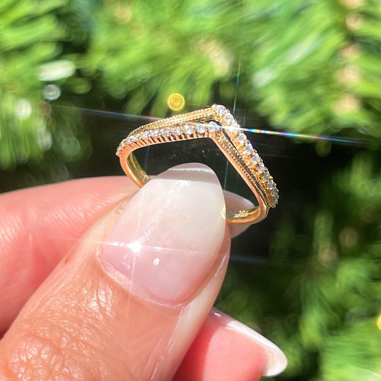 0.25CTW Round Brilliant Cut Curved Vintage Style Moissanite Wedding Band - Eurus engagement rings