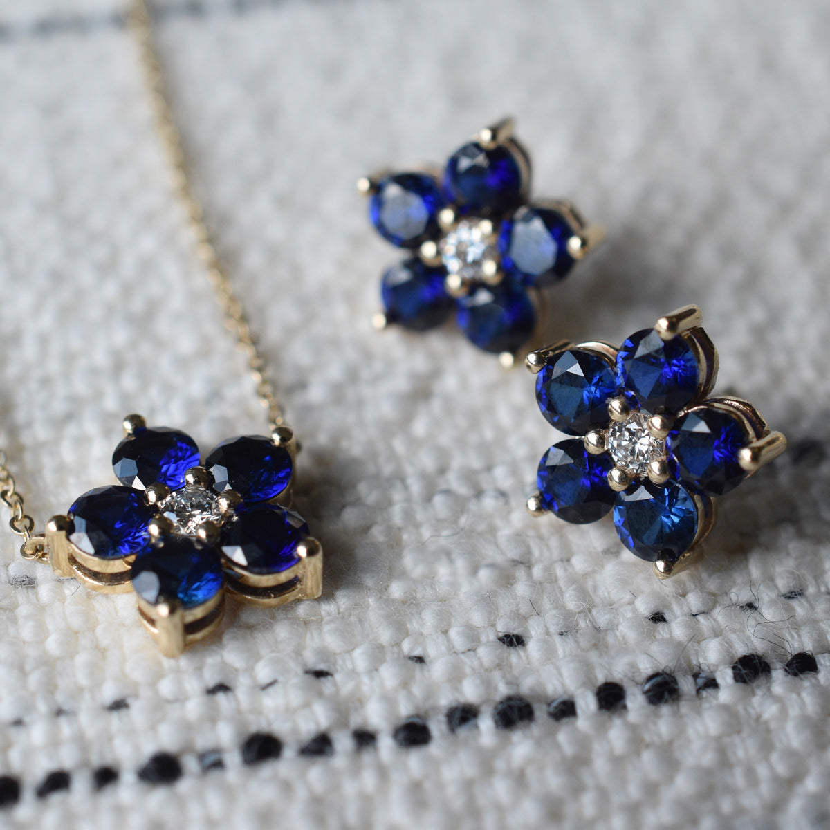 1.46 CT Round Cut Blue Flower Moissanite Necklace, September Birthstone Necklace Delicate Necklace, Gift For Mom, Mother Gifts, Charm Necklace