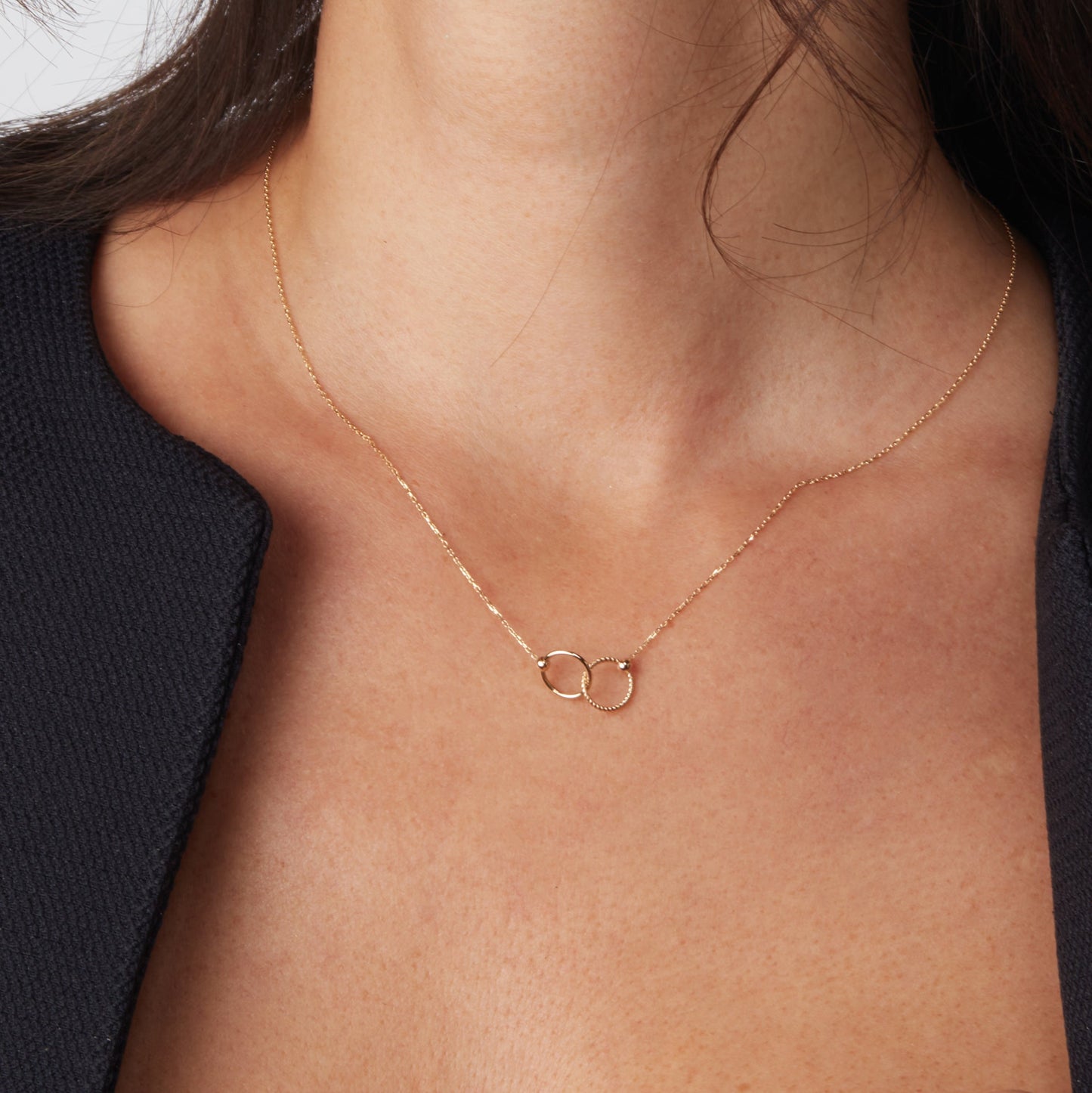 Intertwined Circles Necklace, Simple Necklace, Delicate Necklace, Charm Necklace, Goft For Mom, Gift For Her
