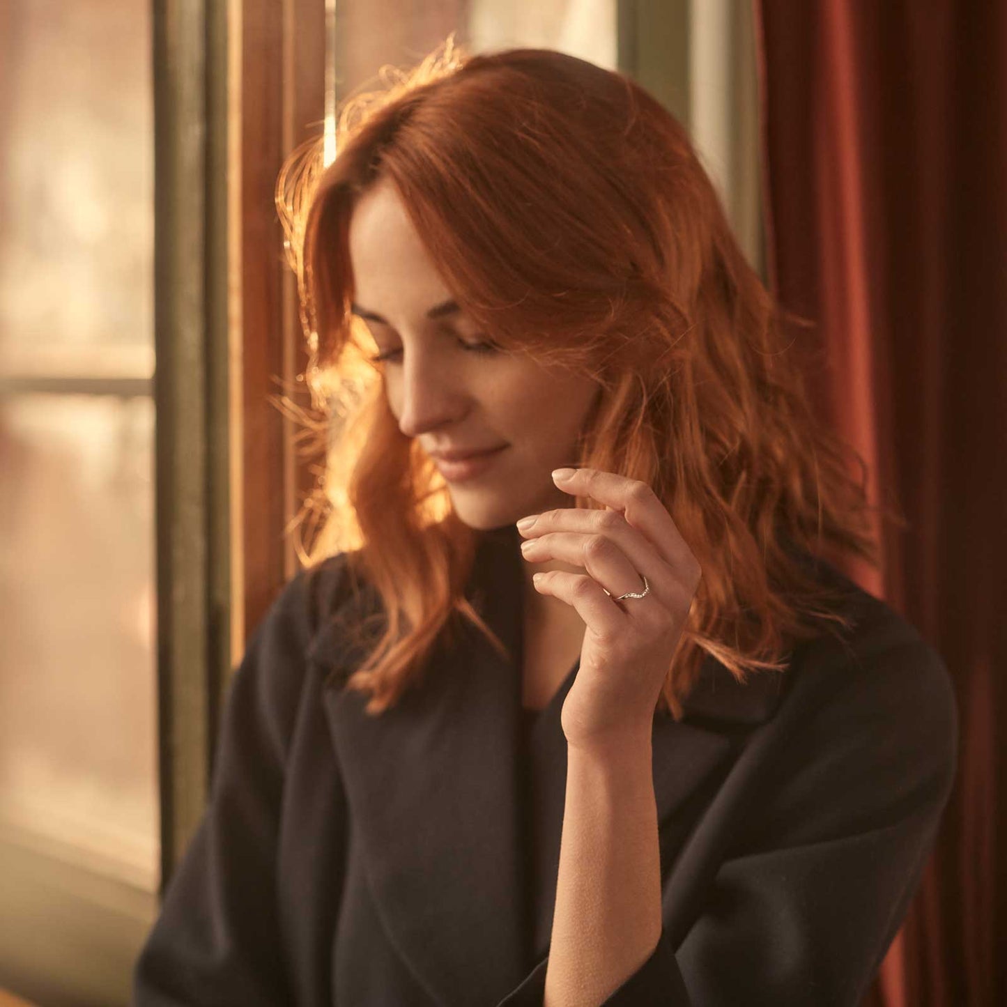 Round Diamond Shaped Moissanite Curved Wedding Band Promise Ring For Women's