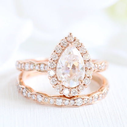 Pear Cut Moissanite Halo Bridal Ring Set Engagement Ring