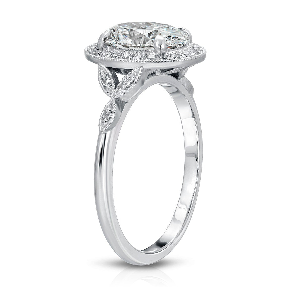 Vintage-Style Oval Cut Moissanite Diamond Engagement Ring for womens