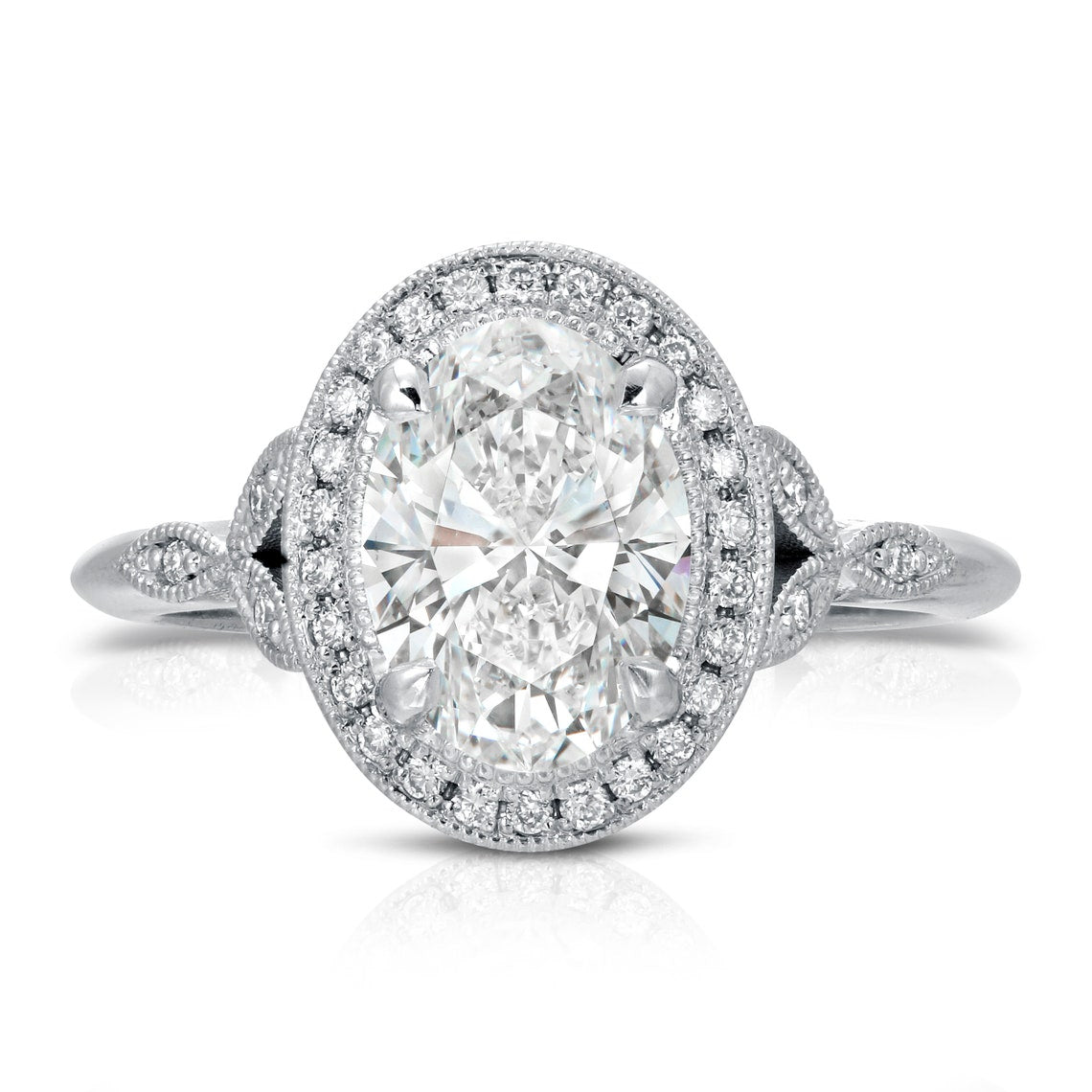 Vintage-Style Oval Cut Moissanite Diamond Engagement Ring for womens