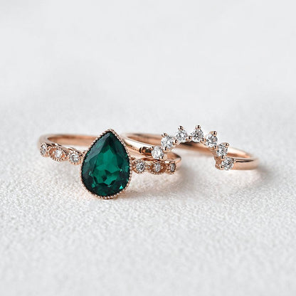 Pear & Emerald Migraine Vintage Signature Bridal Ring Set For Her