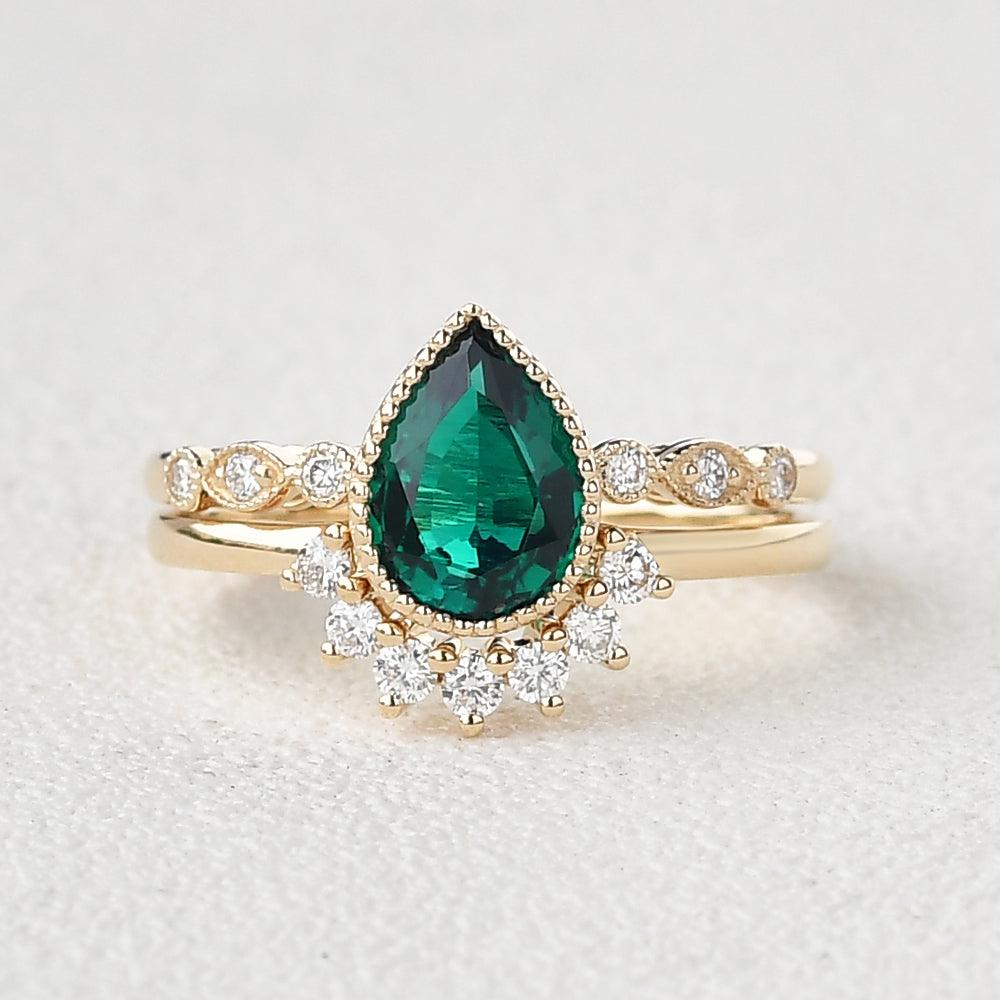 Pear & Emerald Migraine Vintage Signature Bridal Ring Set For Her