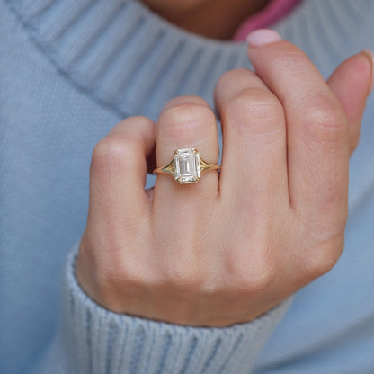 2.5 Ct Emerald Cut Moissanite Diamond Solitaire Engagement Ring