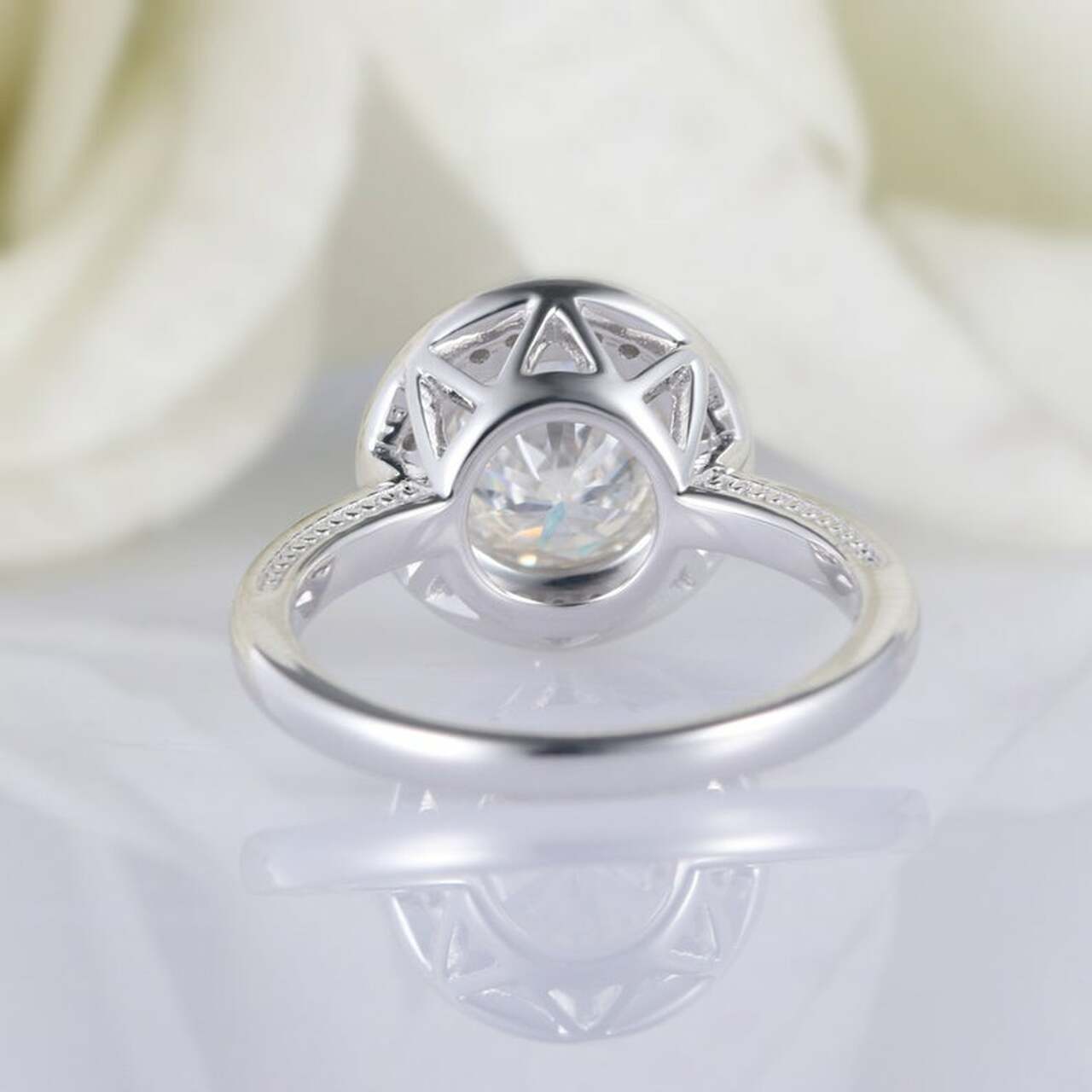 Round Brilliant Cut Halo Moissanite Engagement Ring Vintage Ring / Art Deco Single Halo Ring