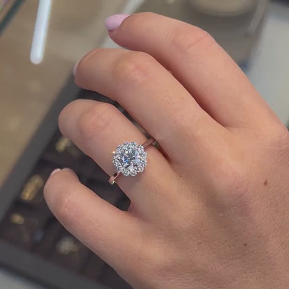 Brilliant Round Cut Moissanite Halo Engagement Ring